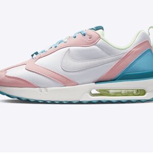 Nike Womens Air Max Dawn. Excellent condition.